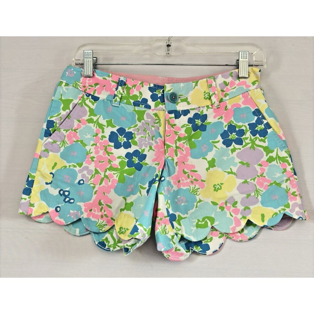 Lilly Pulitzer Women's Shorts Multicolor Floral Scalloped Hem 00โ